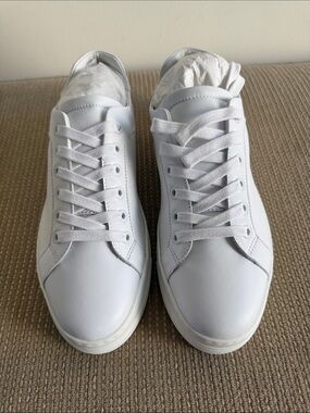 M. Gemi White Leather Shoe Box Label